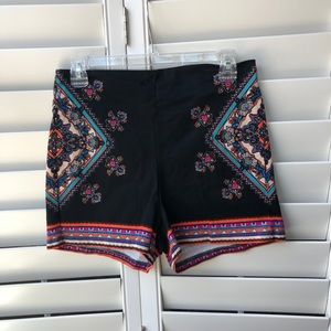 Flying Tomato Patterned high waisted shorts